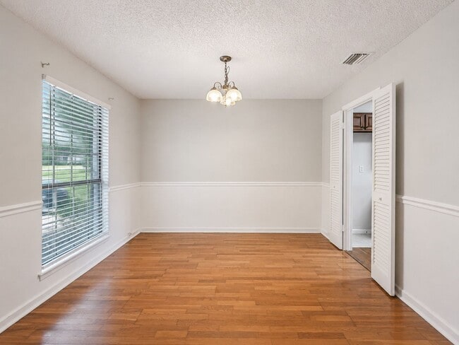 Building Photo - Spacious 3/2 Rental in North East Independent School District with Stone Fireplace, Covered Patio...