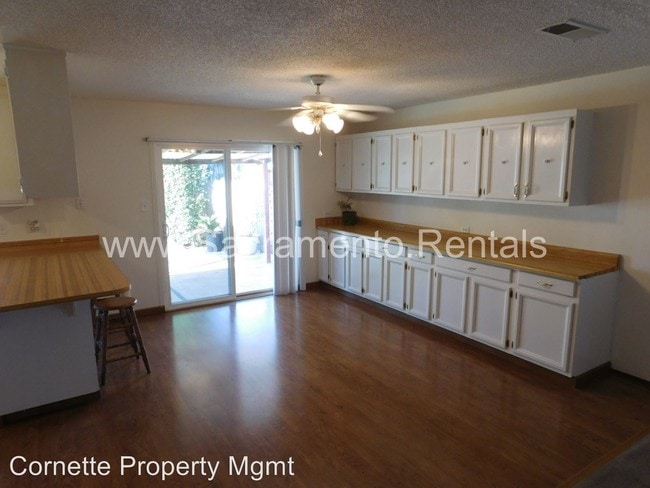 Building Photo - 5901 Valley Vale Way