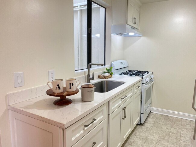 Foto del edificio - 1138 E 12th St