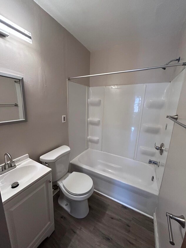 Primary Photo - 3739 Fremont Ave N