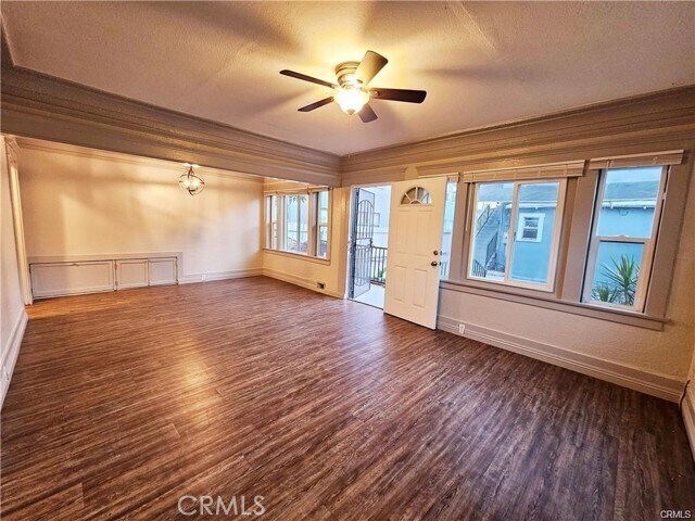Foto del edificio - 221 E 10th St