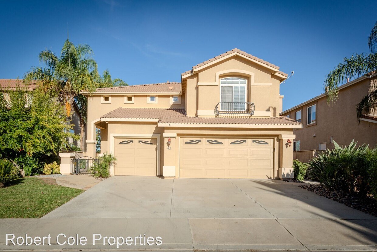 5 br, 3 bath House 45 Villa Valtelena House Rental in Lake Elsinore