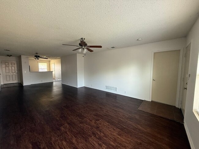 Building Photo - 9625 Brierwyck Dr