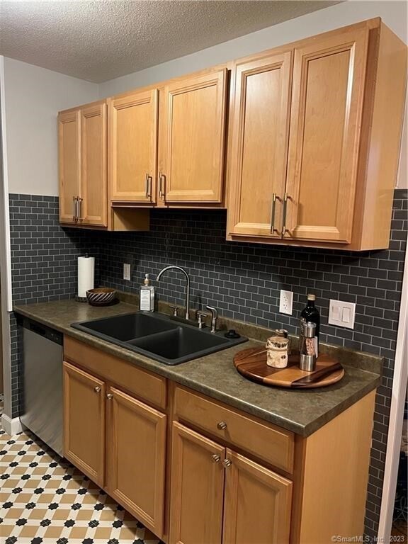 Foto del edificio - 139 Regency Park Dr