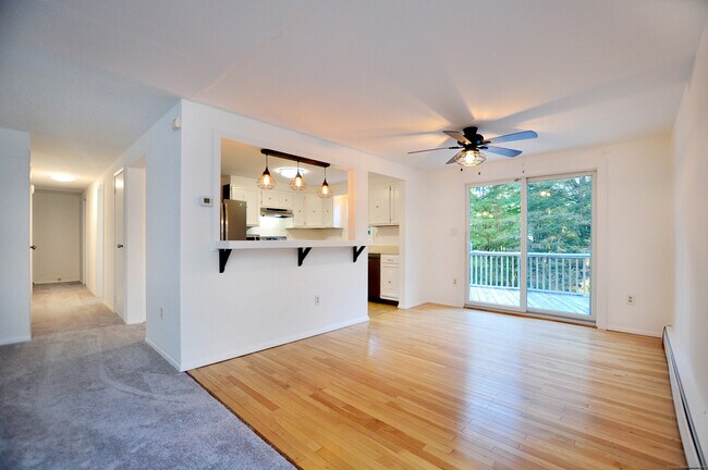 Foto del edificio - 100 Bartholomew Hill Rd