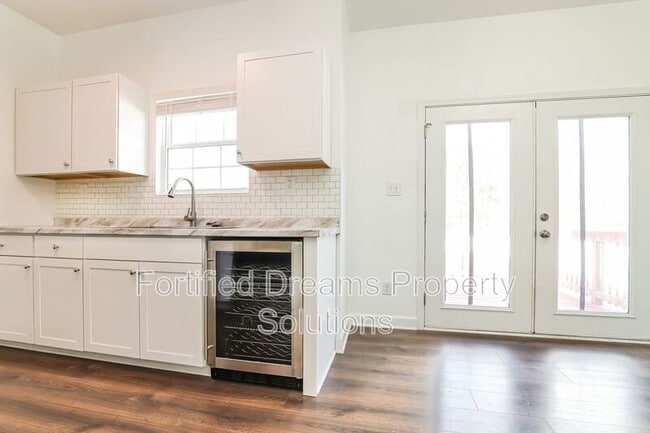 Foto del edificio - 4505 Holland Rd