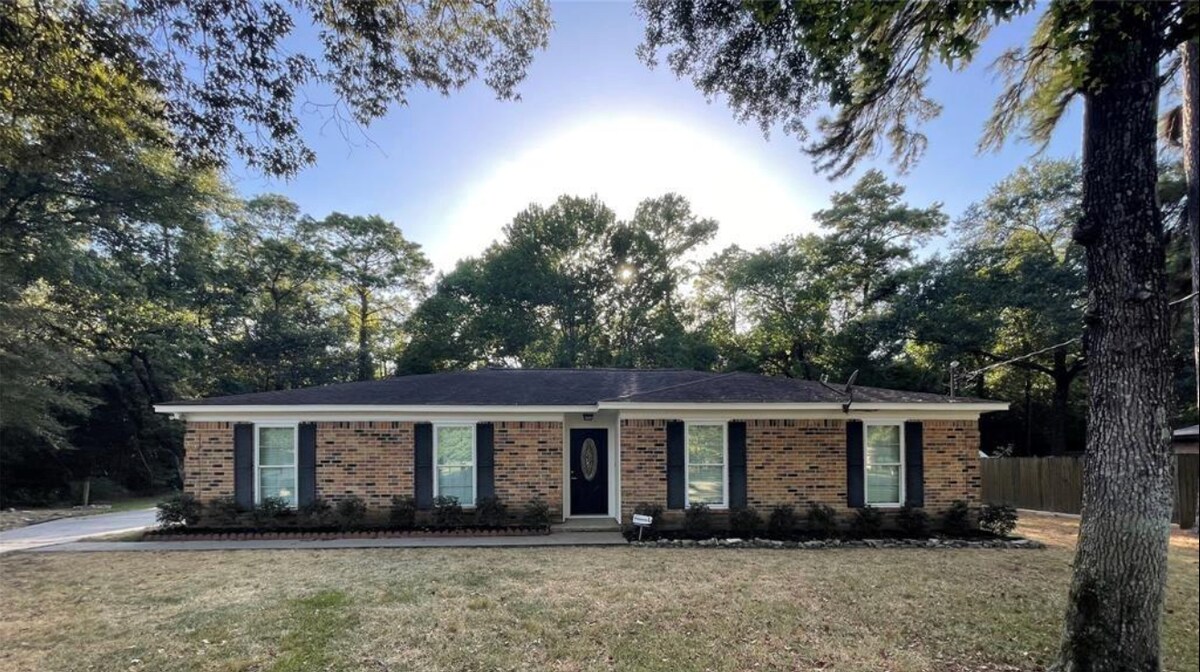 Foto principal - 22176 Heatherwood Dr