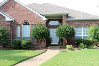 Building Photo - 4428 Buchanan Dr