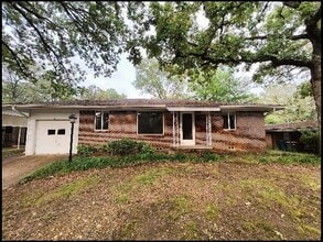 Building Photo - 20 Glenmere Dr