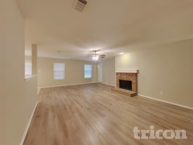 Building Photo - 2506 Eastwood Dr