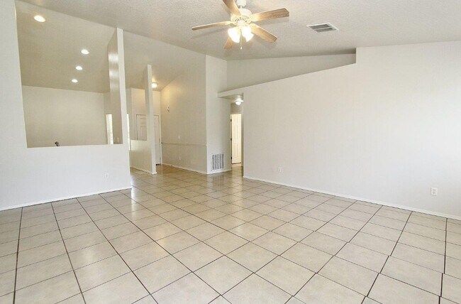 Foto del edificio - Clean Single-Level Home in Charter Pointe