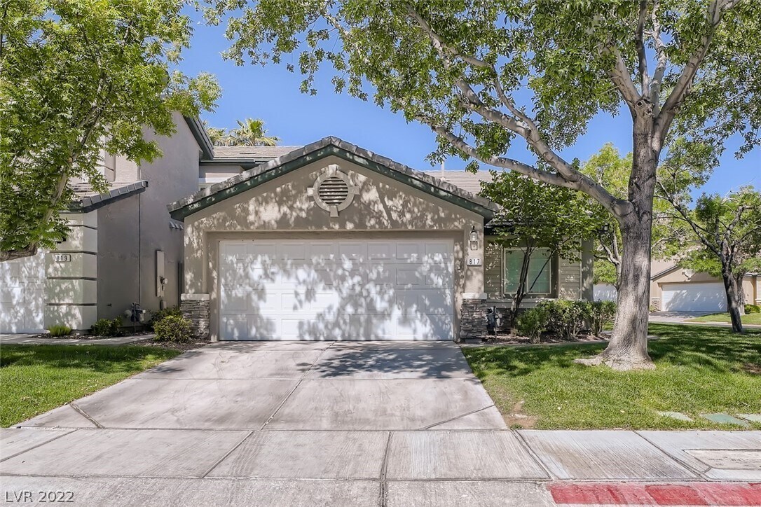 Foto principal - 817 Majestic Oak St