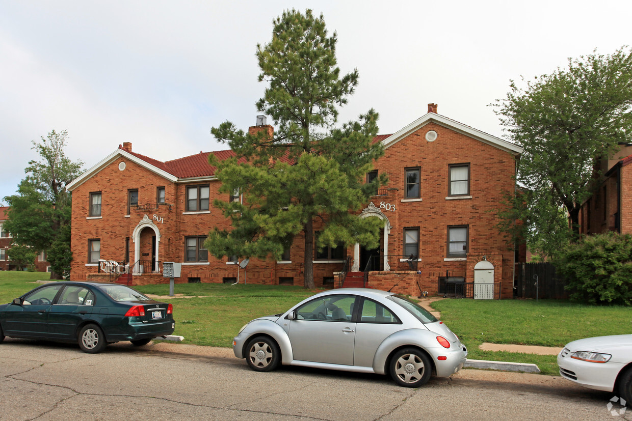 Foto del edificio - Lincoln Court Apartments