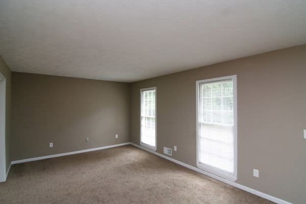 Building Photo - 595 Rivercrest Dr