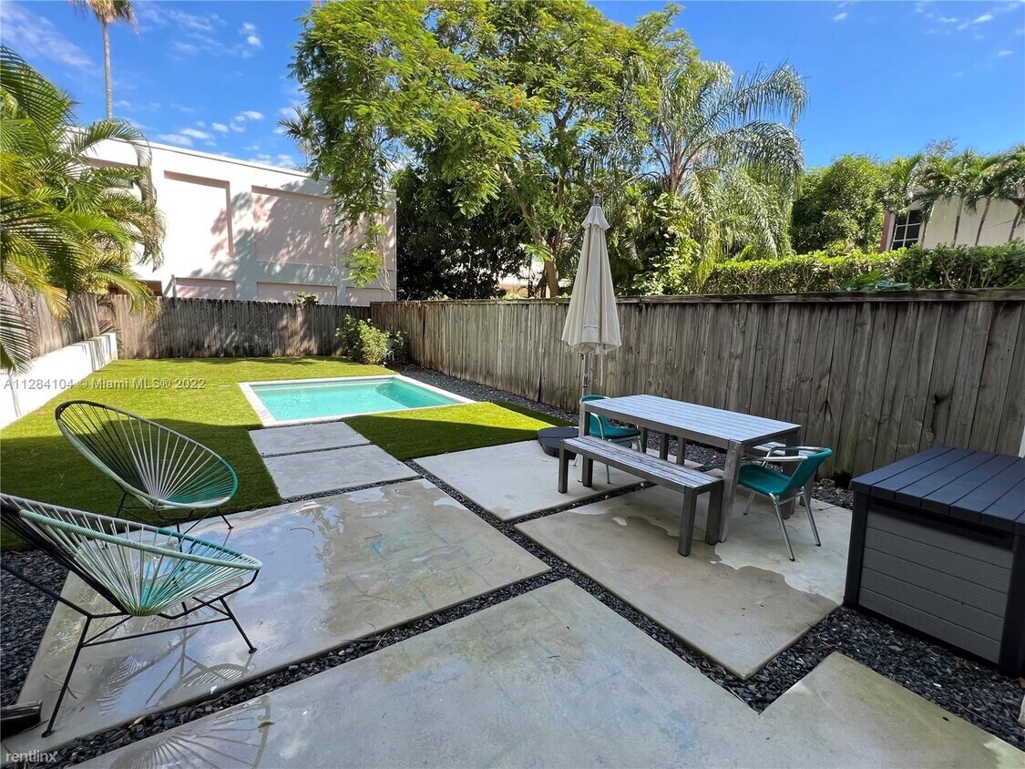 3 br, 3 bath Townhome 3071 Orange St 3071 Townhome Rentals in