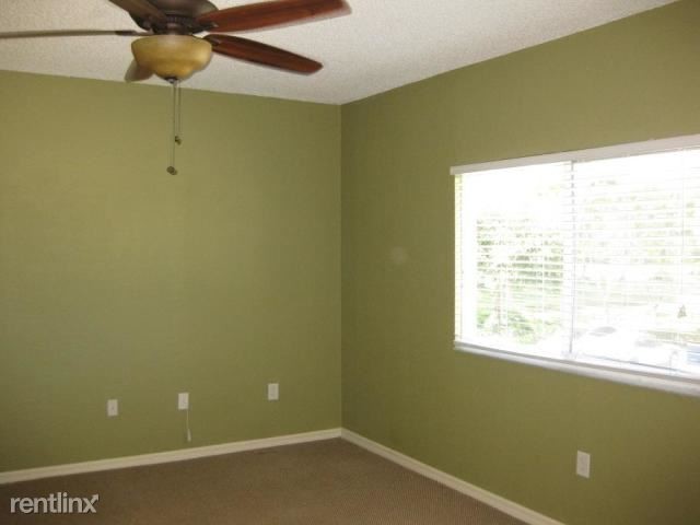 Building Photo - 320 Crestwood Cir