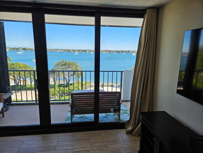 Foto del edificio - 5600 N Flagler Dr