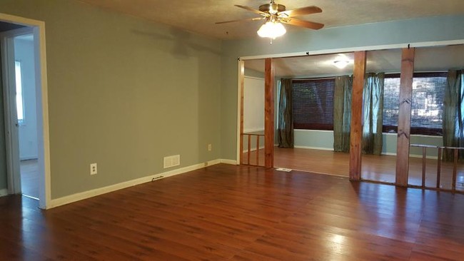 Building Photo - 6315 Valley Dale Dr