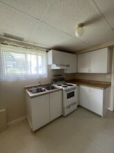 Building Photo - 596 Appleby St