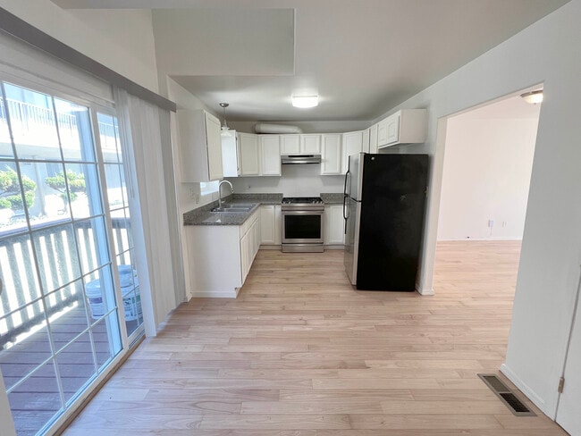 Building Photo - 3821 Maybelle Ave