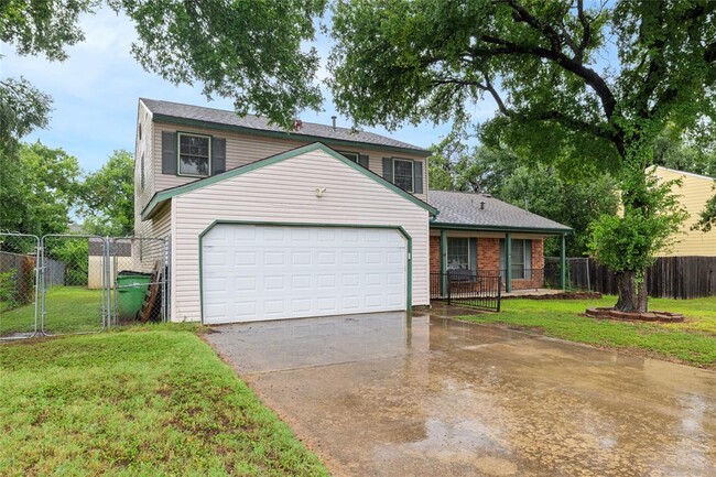 Foto del edificio - 1702 Oakridge Dr