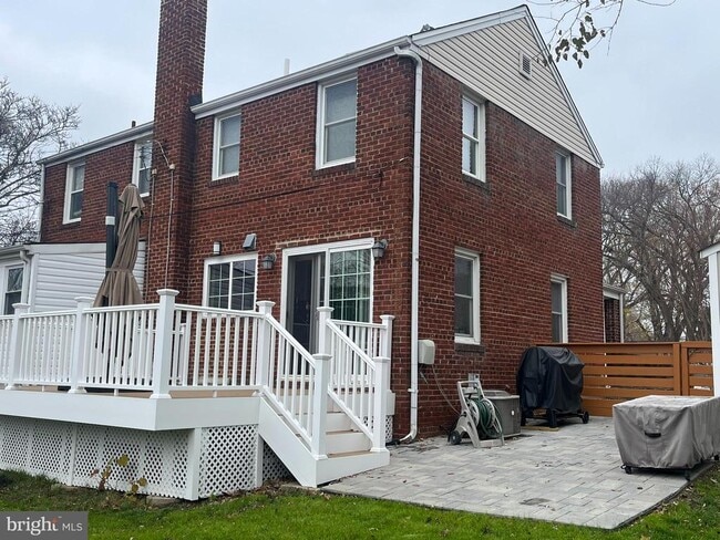 Building Photo - 2803 Albemarle Dr