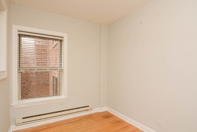 Foto del edificio - 714 W Barry Ave