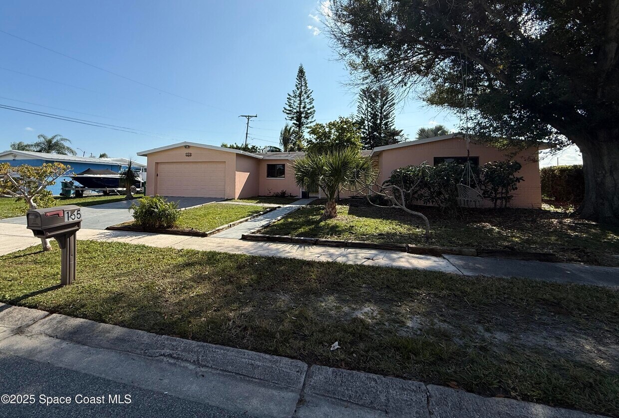 Primary Photo - 155 Melbourne Ave