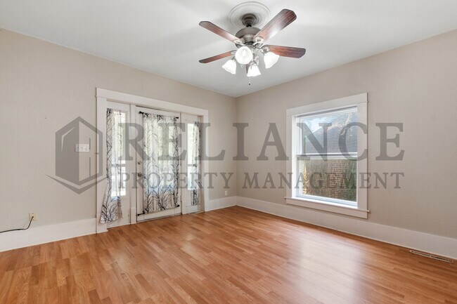 Building Photo - 1923 N Burns Ave