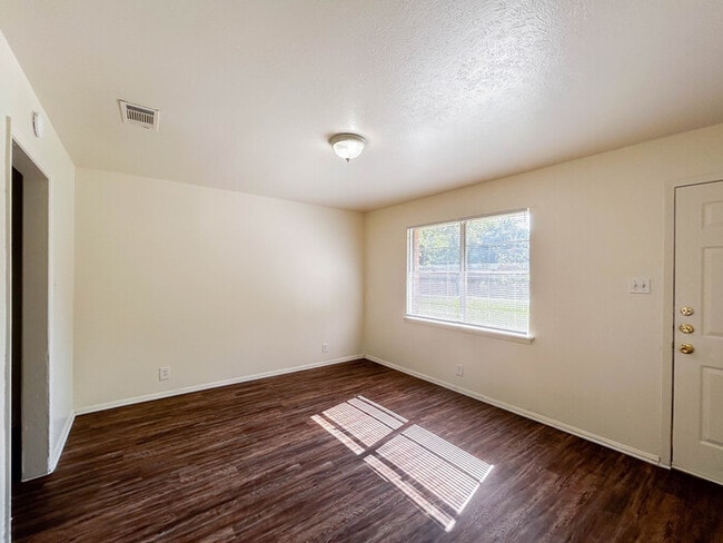 Photo - 3805 Atlas Dr House