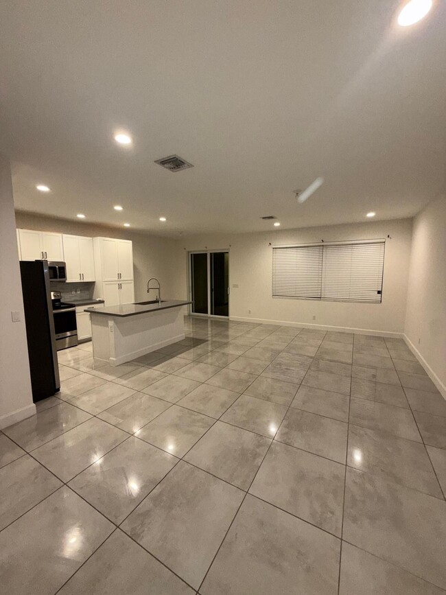 Building Photo - 8959 Kingsmoor Way