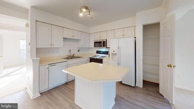 Building Photo - 26071 Ridge Manor Dr