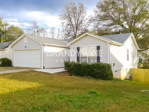 Building Photo - 317 Autumn Lake Dr