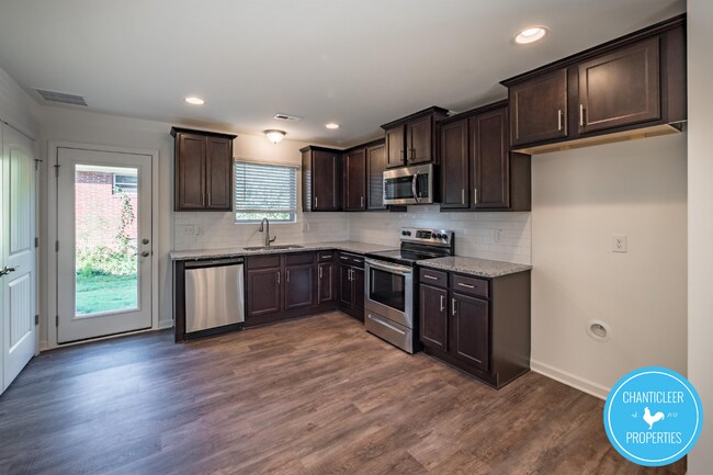 Foto del edificio - 1212 Haybrook Ln