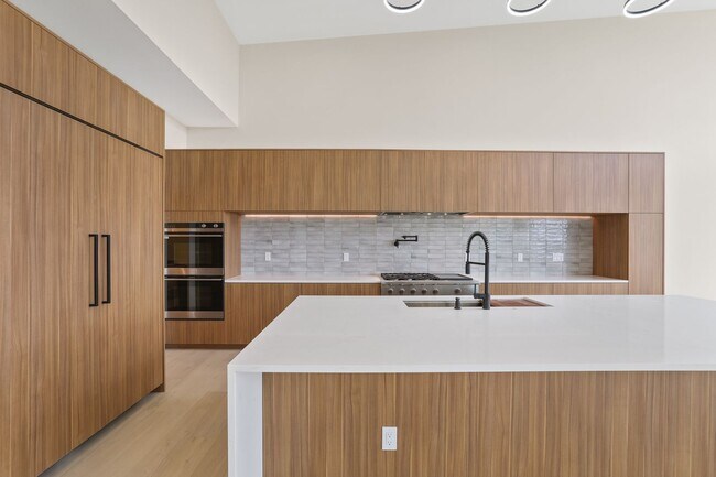 Foto del edificio - 8905 N Rustle Rd