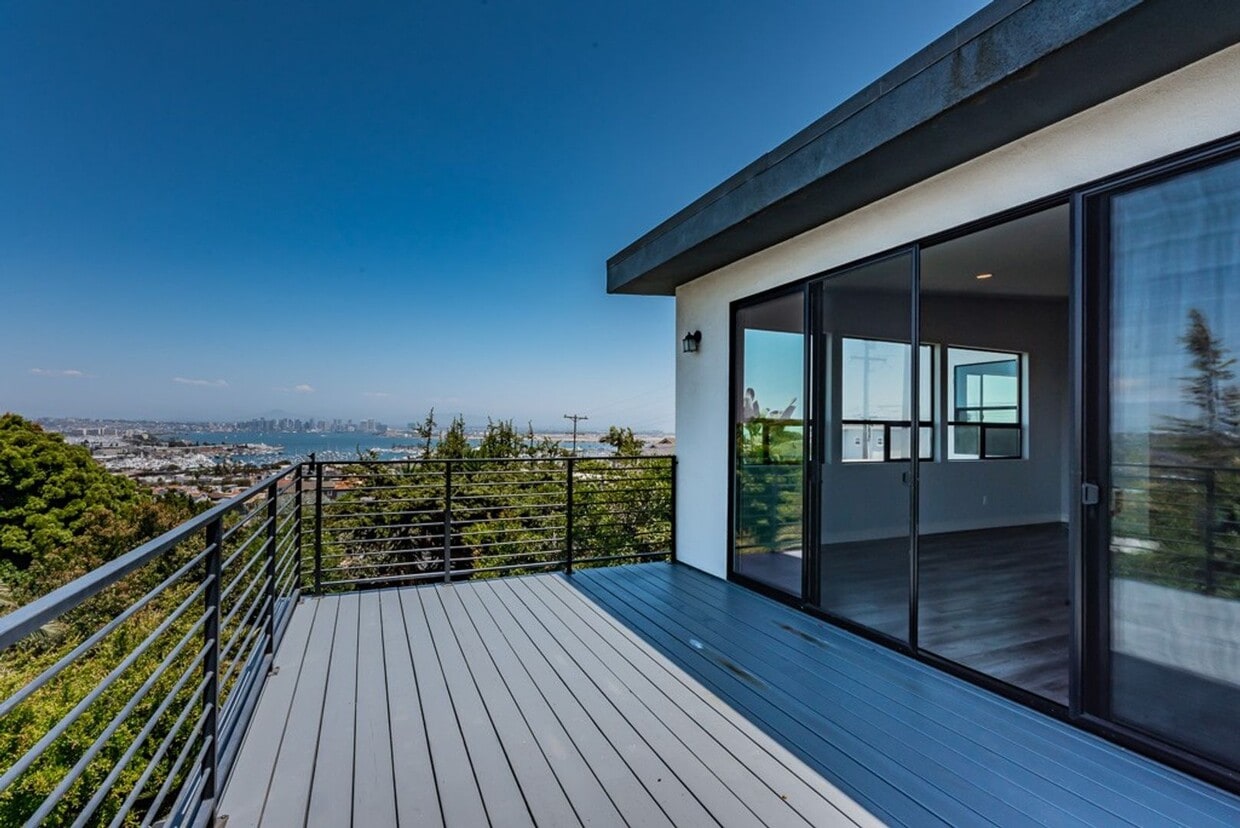 Primary Photo - Bay View Point Loma Luxury | 4BR/3.5BA Hou...
