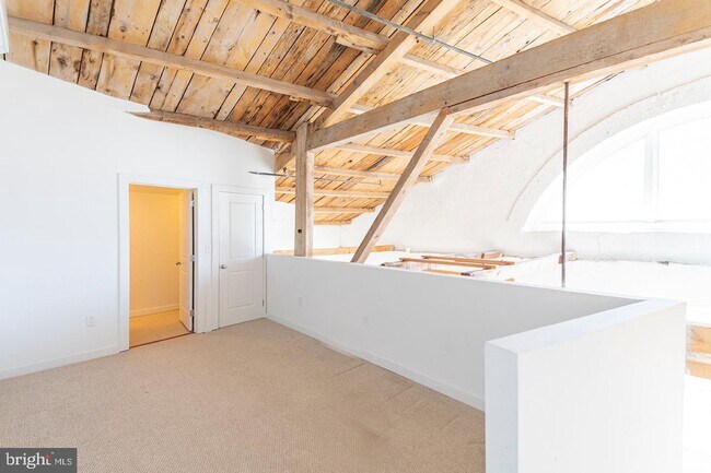 Building Photo - 4 Leverington Ave