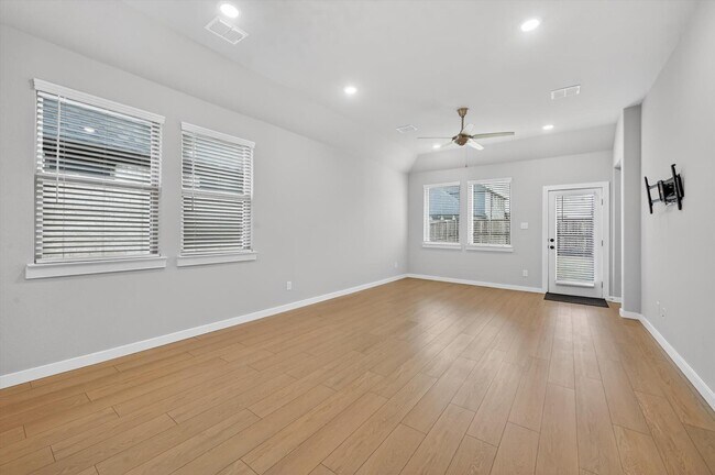 Foto del edificio - 222 Goosewood Dr