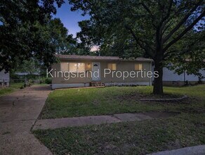 Building Photo - 272 Elmdale Dr