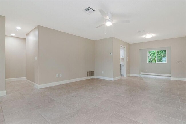 Building Photo - 2958 Dundee Dr