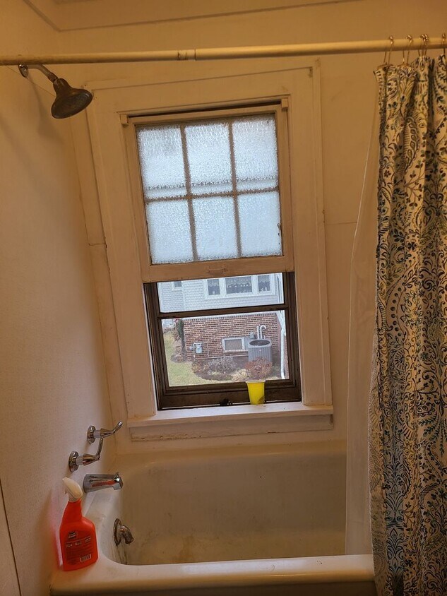 Primary Photo - 102 W Arlington St