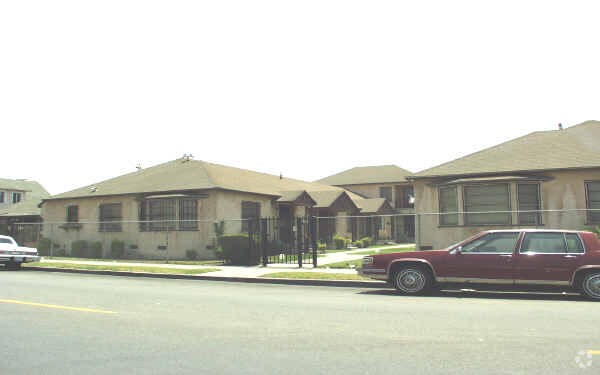 Primary Photo - LA Victoria Apartments