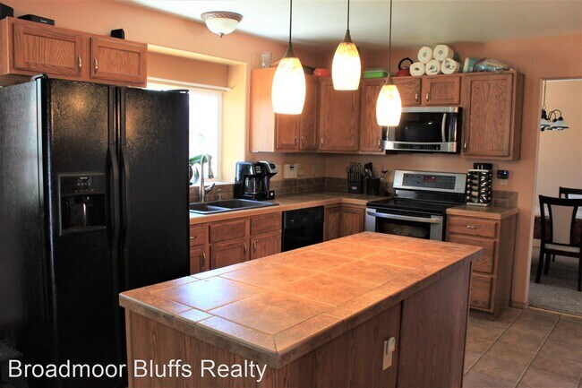 Foto del edificio - 4 br, 3.5 bath House - 6663 Camino Del Rey