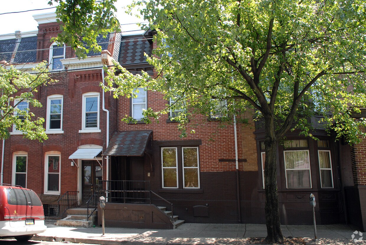 Primary Photo - 520-524 Chew St