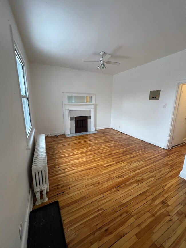 Building Photo - 362 Friel St