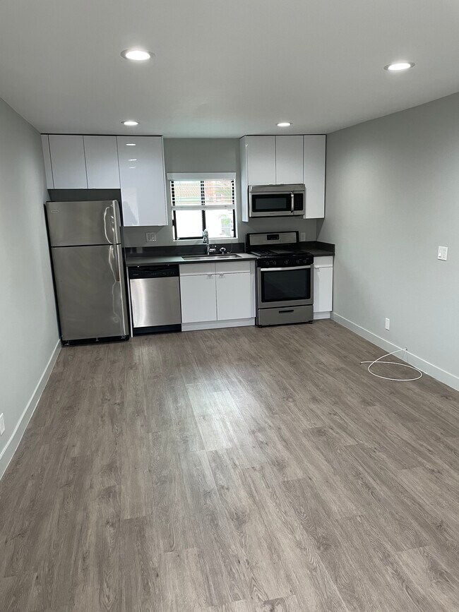 Foto del edificio - 1535 N Kenmore Ave