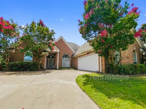 Building Photo - 101 Cross Creek Dr