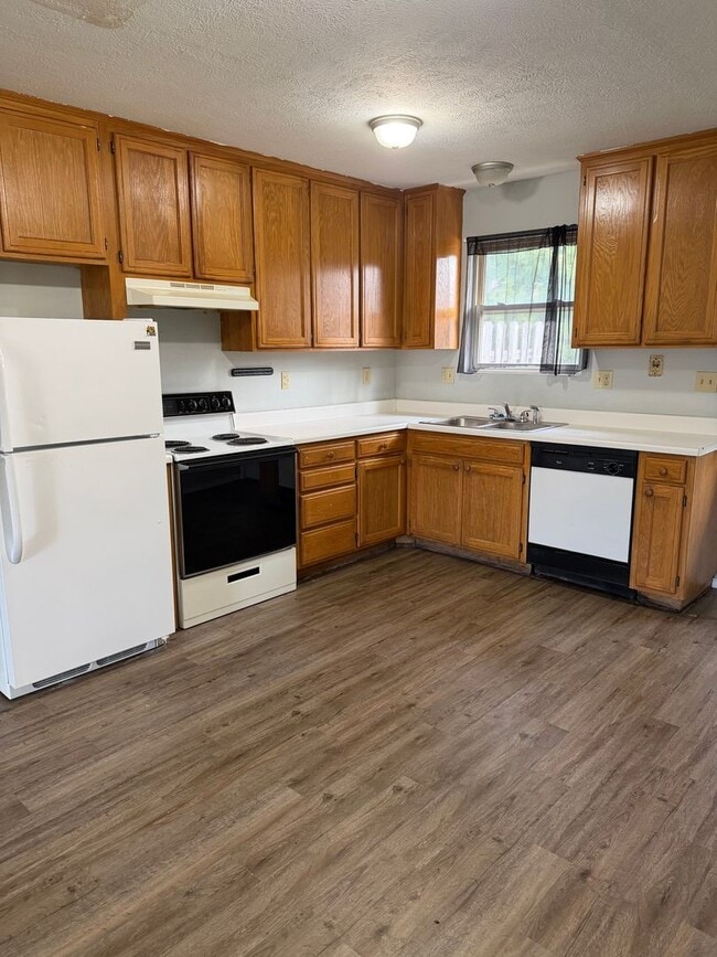 Building Photo - Presley Duplex