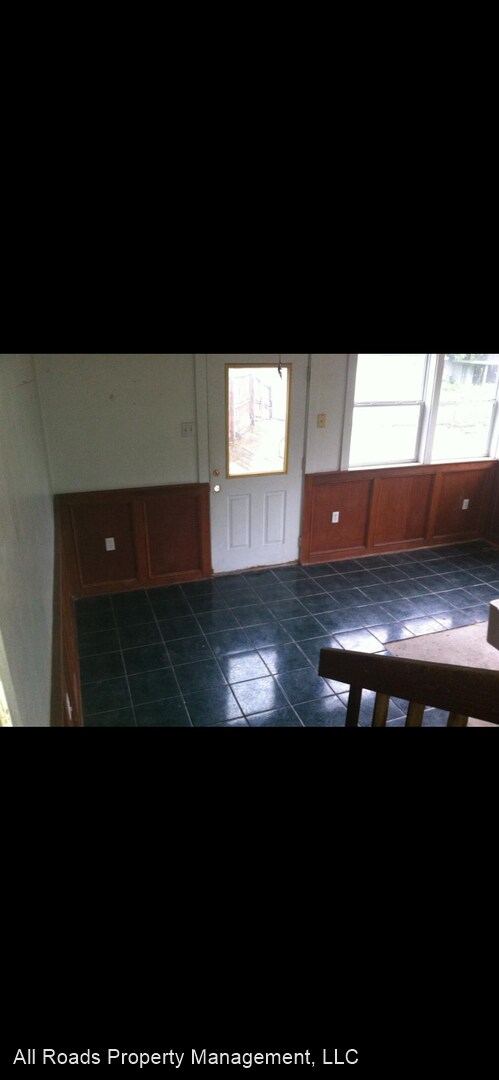 Building Photo - 4 br, 2 bath House - 1266 E 2nd St