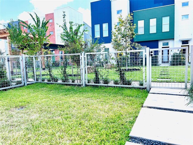 Building Photo - 3413 Amber Rose Ln